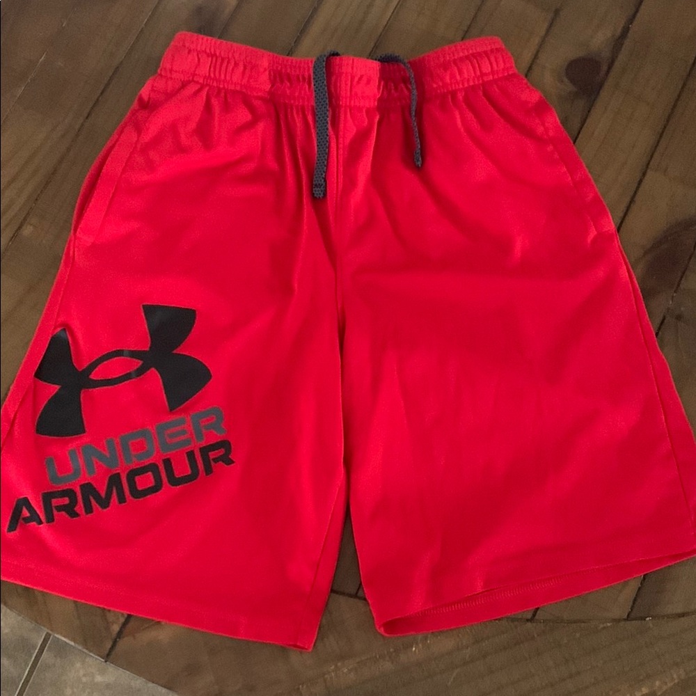 Under Armour Boy’s Youth Large Red Shorts